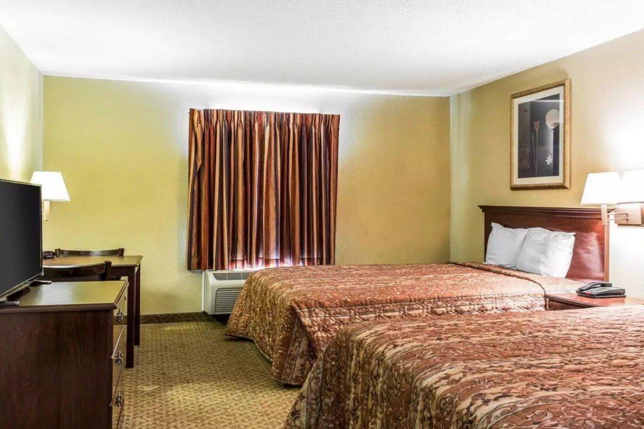 Rodeway Inn فوريست بارك المظهر الخارجي الصورة
