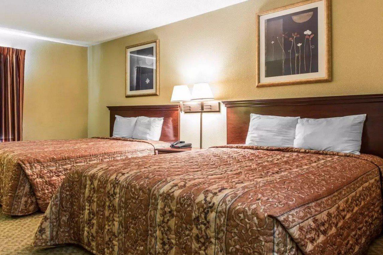 Rodeway Inn فوريست بارك المظهر الخارجي الصورة