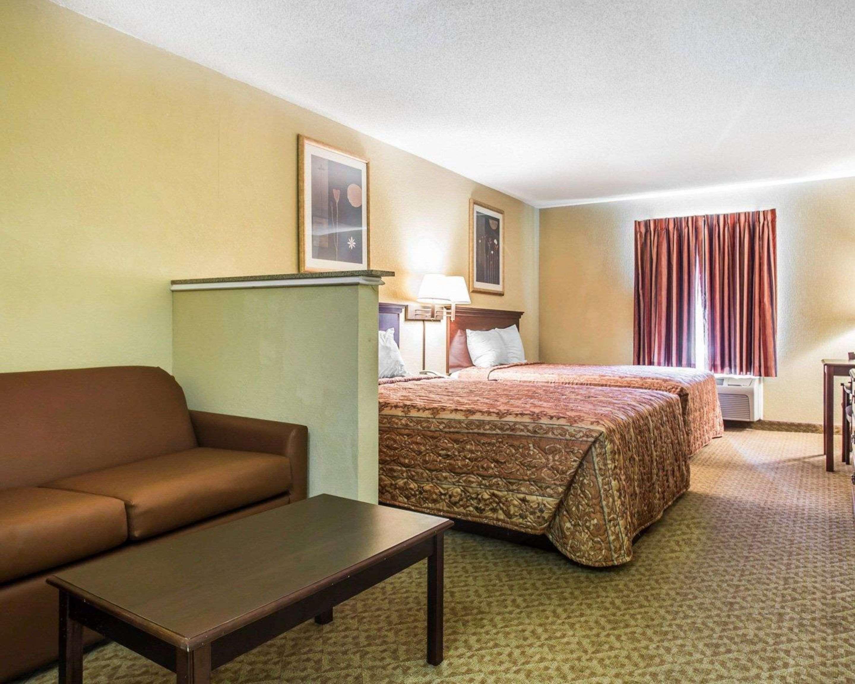 Rodeway Inn فوريست بارك المظهر الخارجي الصورة