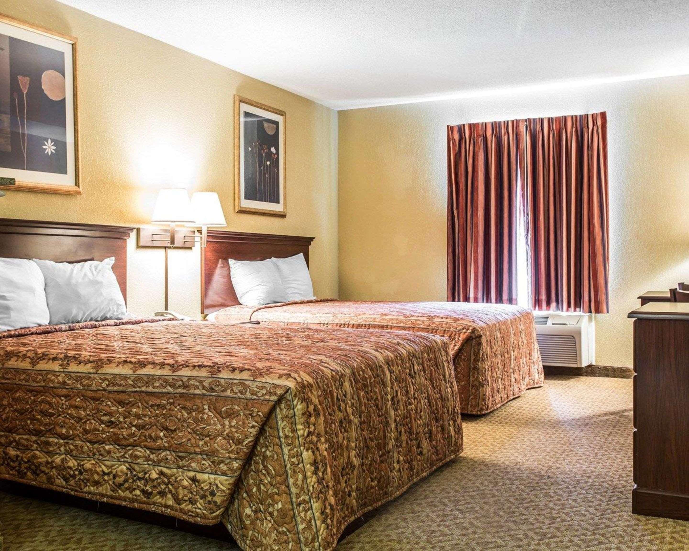 Rodeway Inn فوريست بارك المظهر الخارجي الصورة