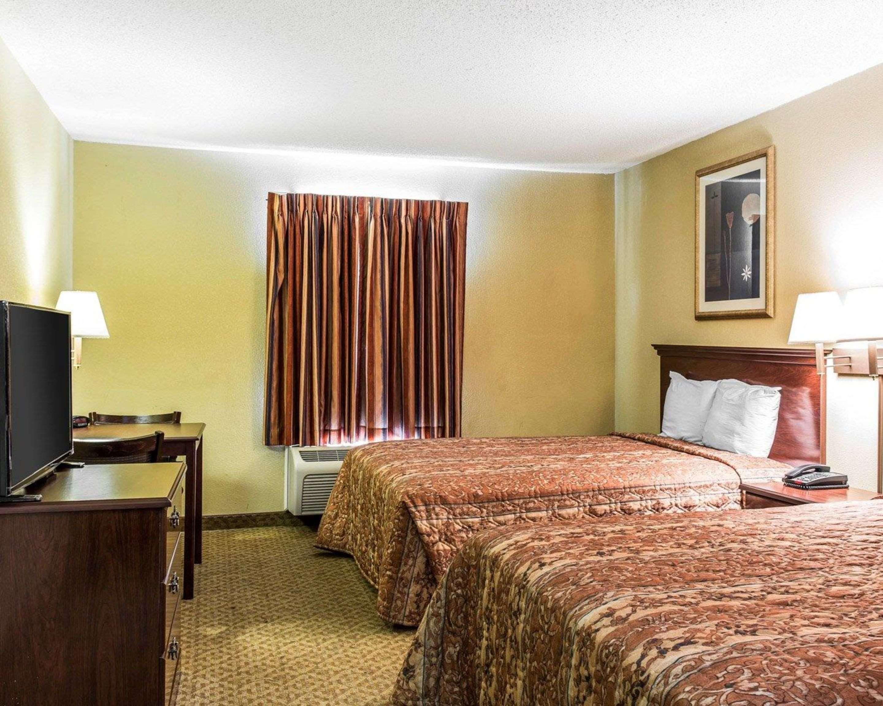 Rodeway Inn فوريست بارك المظهر الخارجي الصورة