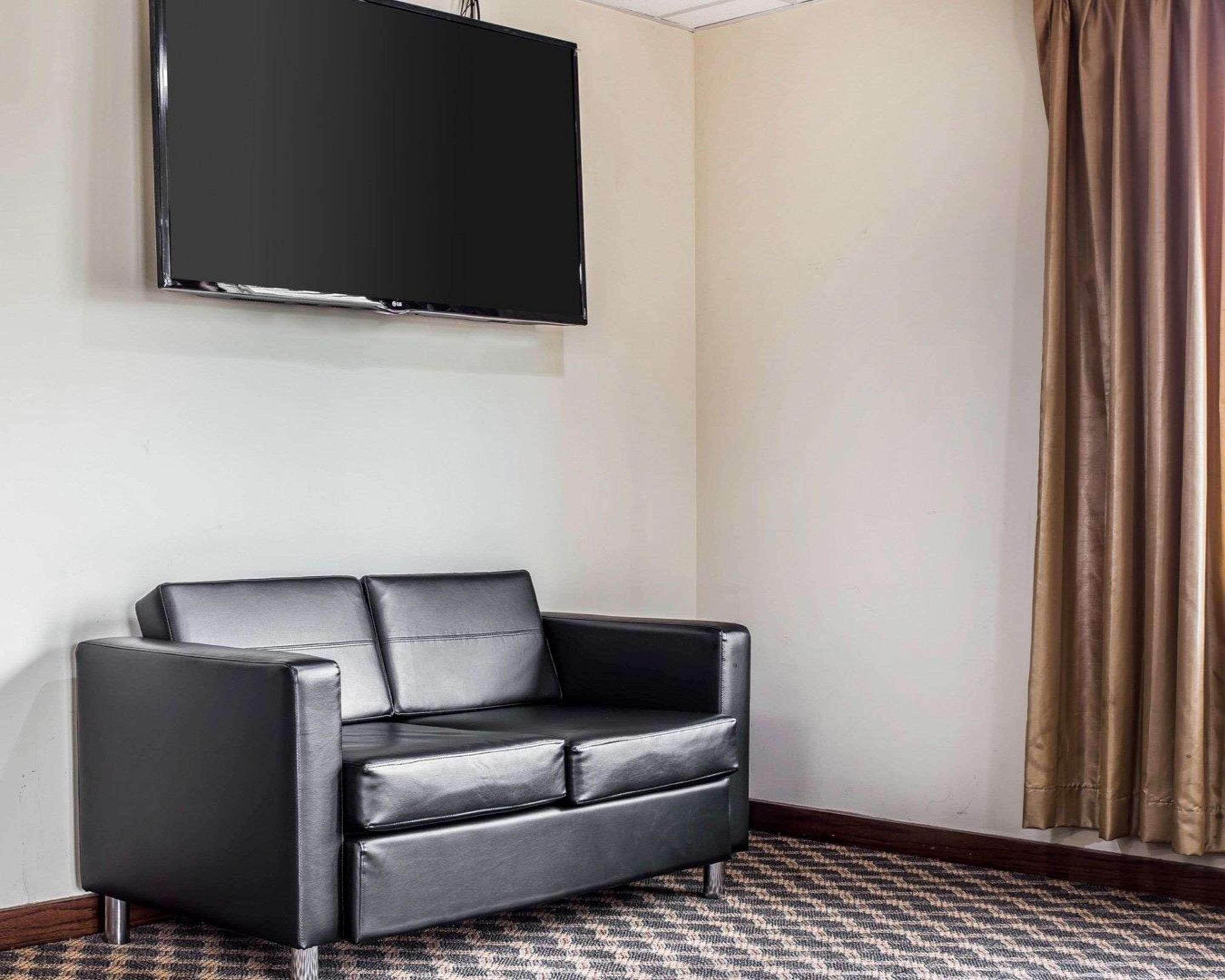 Rodeway Inn فوريست بارك المظهر الخارجي الصورة