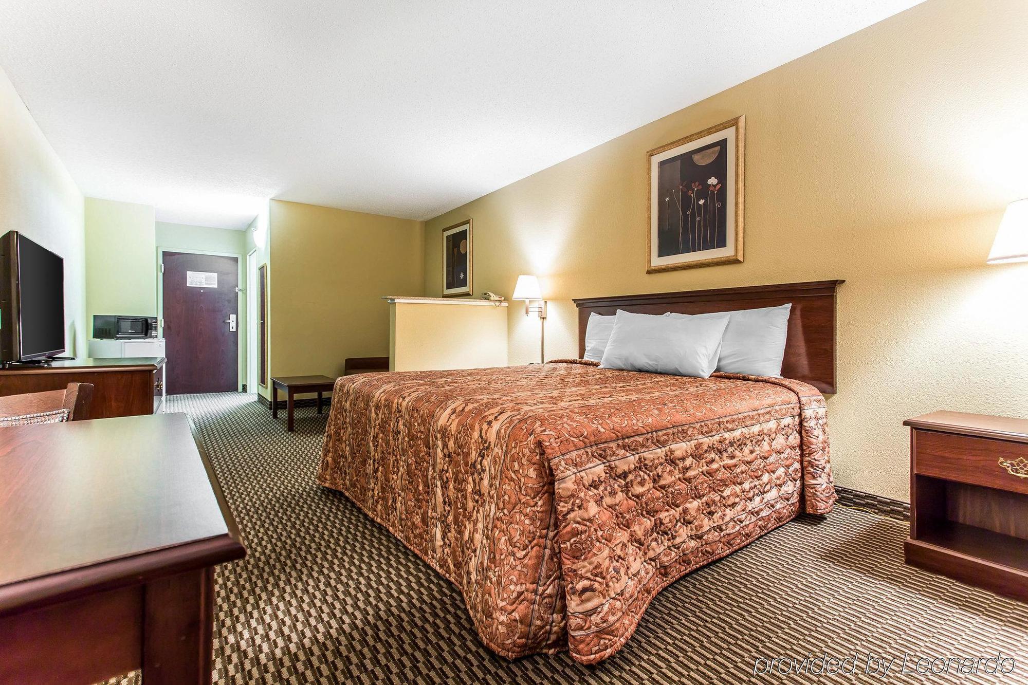 Rodeway Inn فوريست بارك المظهر الخارجي الصورة